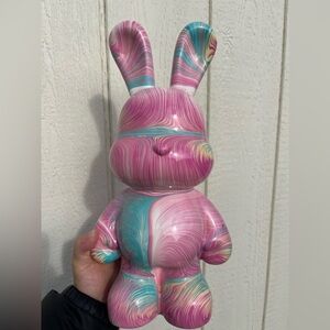 unique piggy bank or home decor, 32cm tall and it’s about 2 lbs and 8oz🐻🕶️